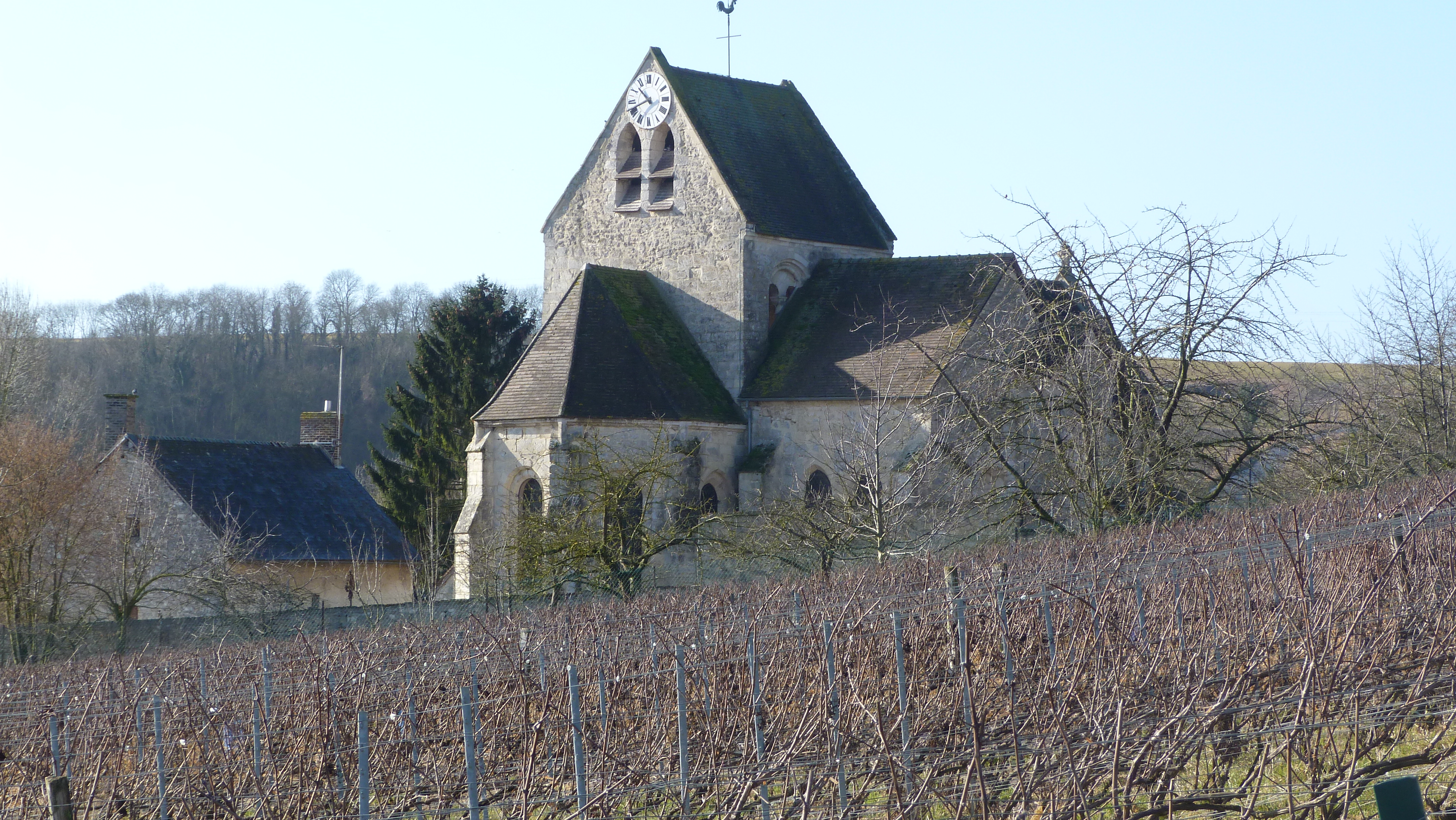 10 - Eglise d'Unchair prise en  02 2012